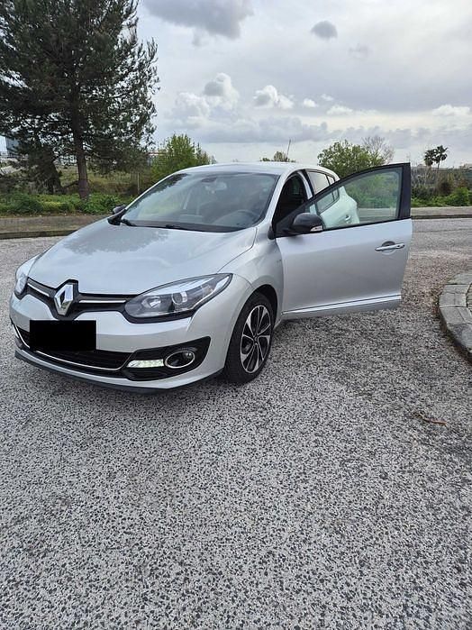 Usado 2014 Renault Mégane III Bose Edition Sedan | € 8.250 (Preço justo) - Imagem 1/4