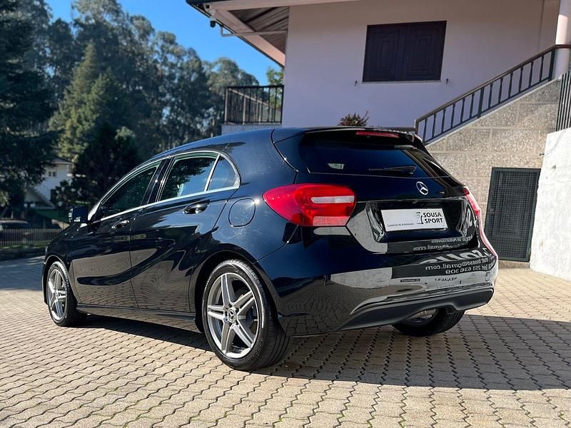 Usado Mercedes A160 Style 90 HP (66 kW) 2015 Preto