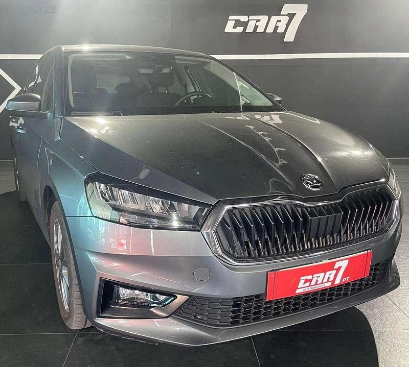 Cinza Usado 2024 Skoda Fabia Ambition | € 16.990 (Preço justo) - Imagem 1/4
