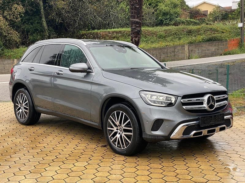 Cinza Usado 2021 Mercedes GLC300 Exclusive SUV | € 44.500 (Preço justo) - Imagem 1/4