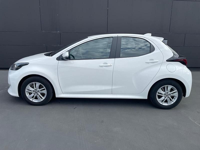 Usado Toyota Yaris Comfort 92 HP (67 kW) 2024 Branco (sólida) Citadino