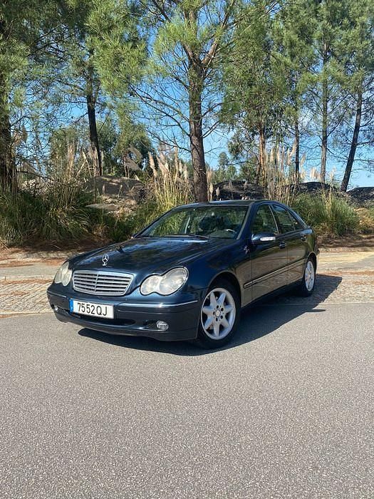 Usado 2000 Mercedes C320 Sedan | € 5.900 - Imagem 1/4