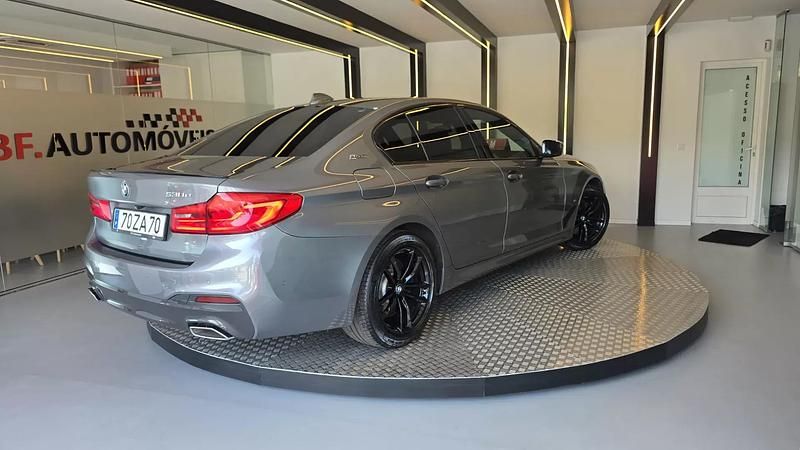 Usado BMW 530e iPerformance 252 HP (185 kW) 2019 Cinzento Sedan