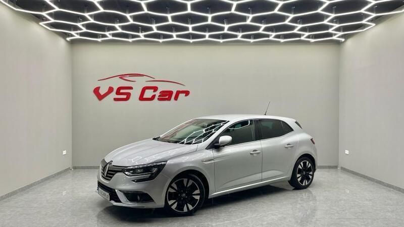 Cinzento Usado 2019 Renault Mégane IV | € 17.900 (Preço justo) - Imagem 1/4