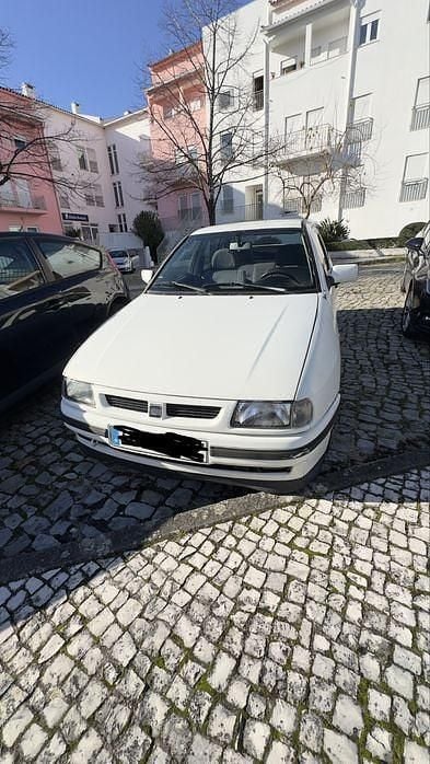 Usado 1995 Seat Cordoba Sedan | € 1.300 - Imagem 1/4