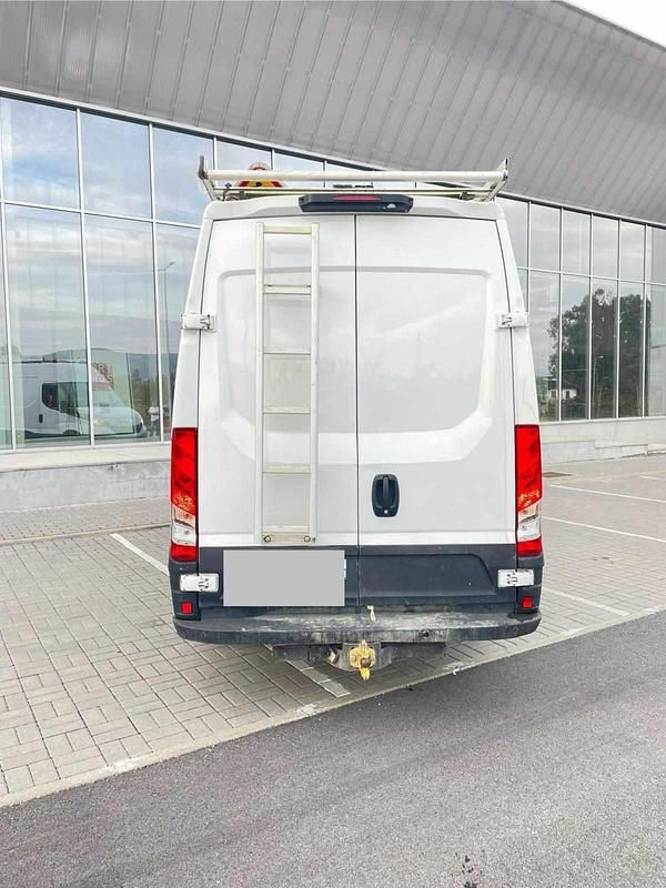 Usado Iveco Daily 160 HP (117 kW) 2020 Branco