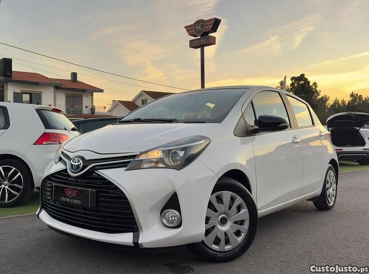 Branco Usado 2016 Toyota Yaris Hybrid Comfort | € 13.750 (Preço justo) - Imagem 1/1