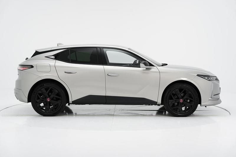 Usado DS Automobiles DS4 Performance 130 HP (95 kW) 2023 Cinza SUV