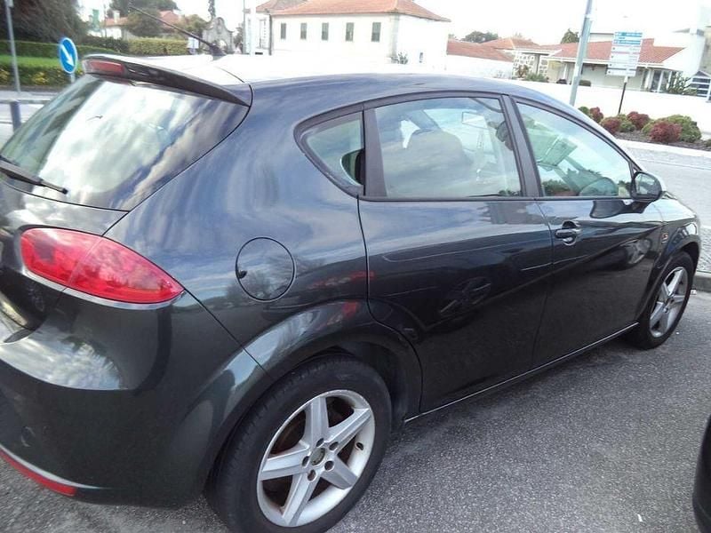 Usado 2011 Seat Leon Sedan | € 6.500 - Imagem 1/4