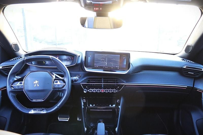 Usado Peugeot e-2008 GT 100 kW (136 HP) 2021 Vermelho SUV