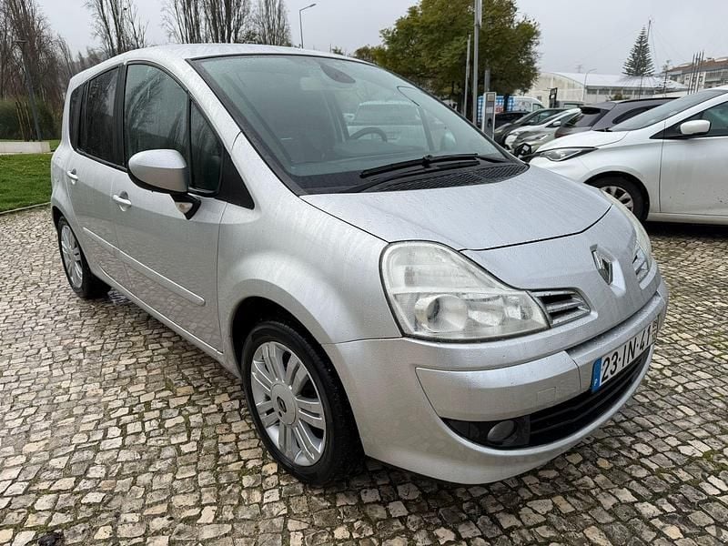 Usado Renault Modus Dynamique 85 HP (62 kW) 2009 Cinza Monovolume
