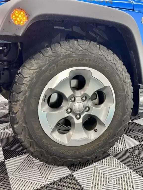 Usado Jeep Wrangler Unlimited Rubicon 200 HP (147 kW) 2016 Azul SUV