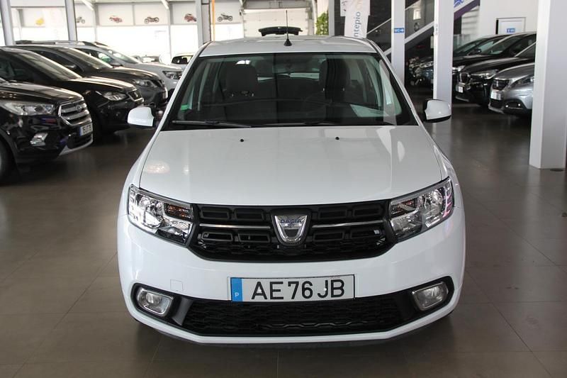 Branco Usado 2020 Dacia Sandero Citadino | € 12.500 (Preço justo) - Imagem 1/4