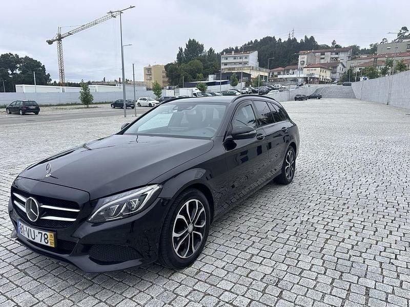 Usado 2015 Mercedes C220 Sedan | € 15.990 (Caro) - Imagem 1/4