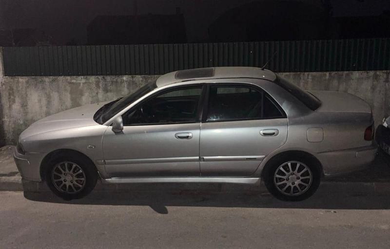 Usado 2004 Mitsubishi Carisma Sedan | € 3.500 - Imagem 1/4