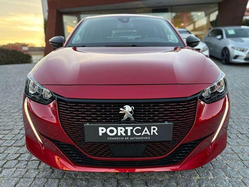 Usado Peugeot e-208 100 kW (136 HP) 2023 Vermelho Citadino
