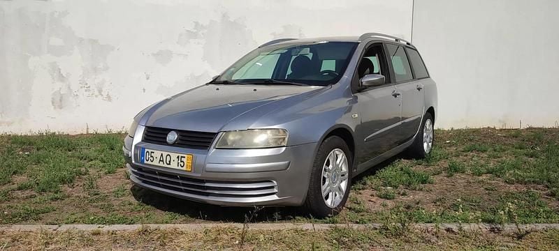 Prata Usado 2005 Fiat Stilo Carrinha | € 2.950 - Imagem 1/4