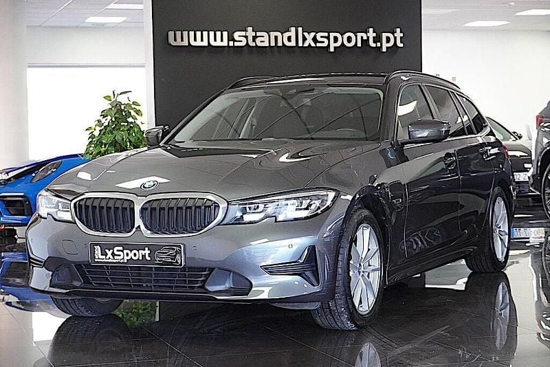 Cinza Usado 2022 BMW 330e Performance Carrinha | € 29.990 (Super Preço) - Imagem 1/4