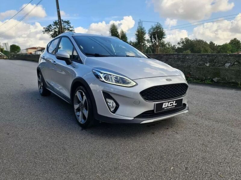 Cinza Usado 2018 Ford Fiesta Active Citadino | € 13.990 (Preço justo) - Imagem 1/4
