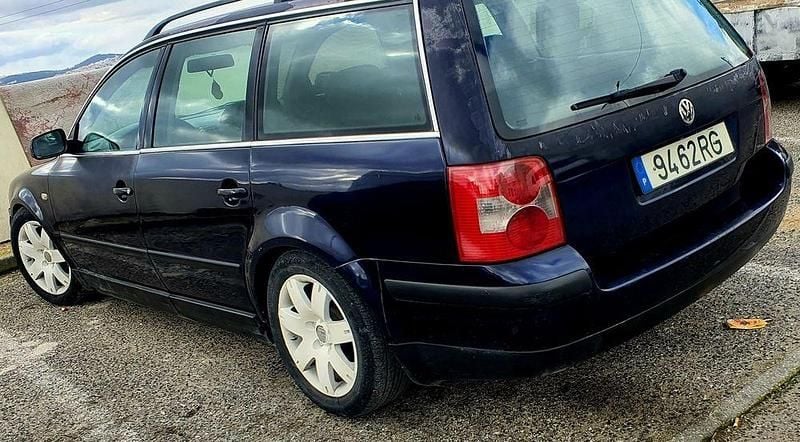 Usado 2001 VW Passat Sedan | € 2.350 (Bom preço) - Imagem 1/4