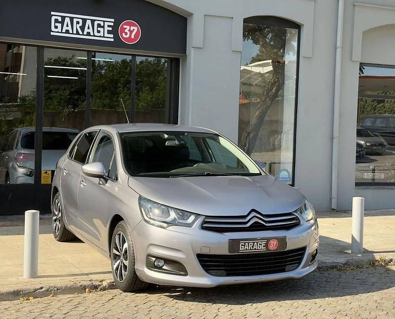 Cinzento Usado 2018 Citroën C4 | € 10.990 (Bom preço) - Imagem 1/4