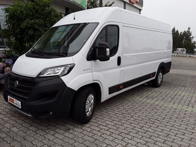 Branco Usado 2018 Fiat Ducato Van | € 19.000 - Imagem 1/4