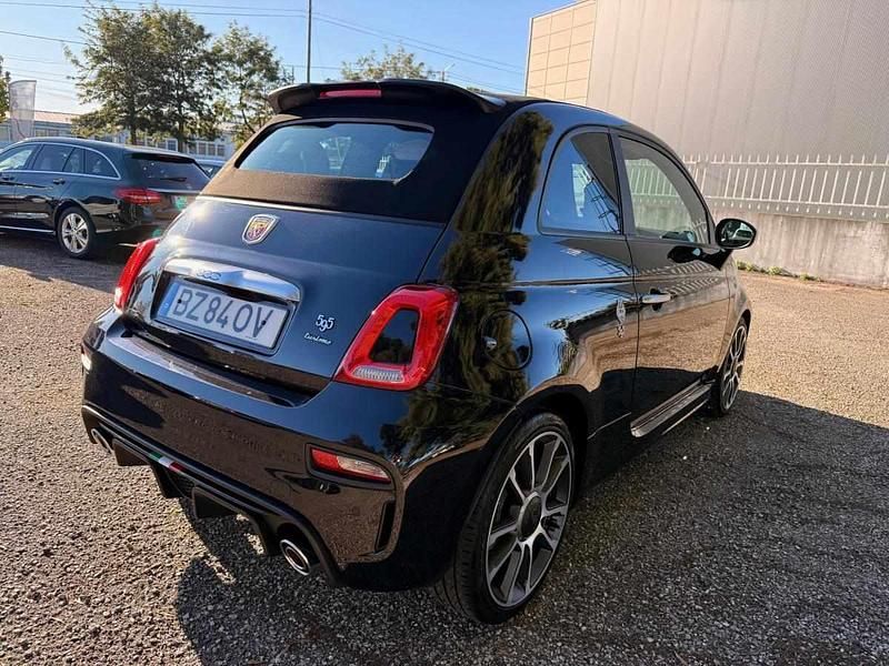 Usado Abarth 595C 165 HP (121 kW) 2019 Preto Cabrios
