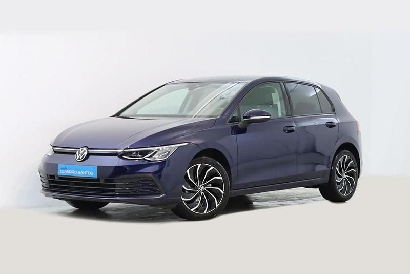 Azul Usado 2023 VW Golf VIII | € 22.450 (Preço justo) - Imagem 1/4