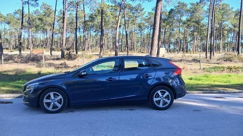 Usado 2014 Volvo V40 Kinetic Sedan | € 10.000 (Preço justo) - Imagem 1/4