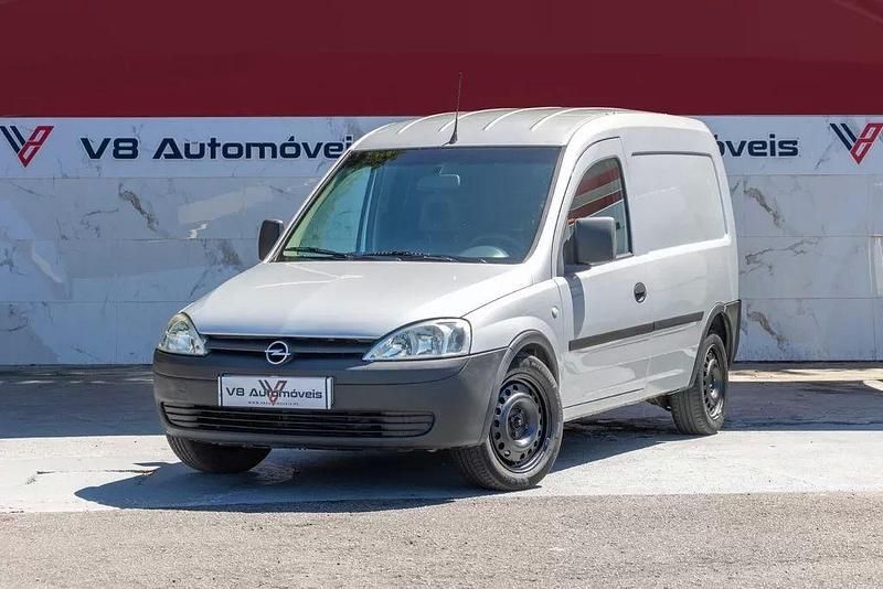 Cinza Usado 2006 Opel Combo Monovolume | € 4.750 - Imagem 1/4