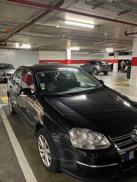 Preto Usado 2009 VW Jetta Trendline Sedan | € 6.000 (Bom preço) - Imagem 1/4