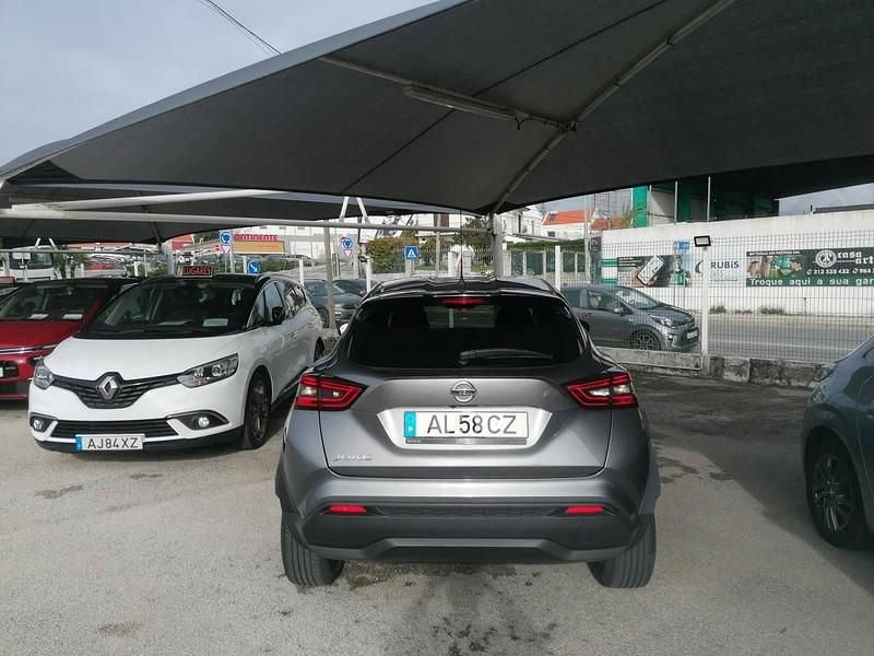 Usado Nissan Juke N-Connecta 114 HP (83 kW) 2021 Cinza SUV