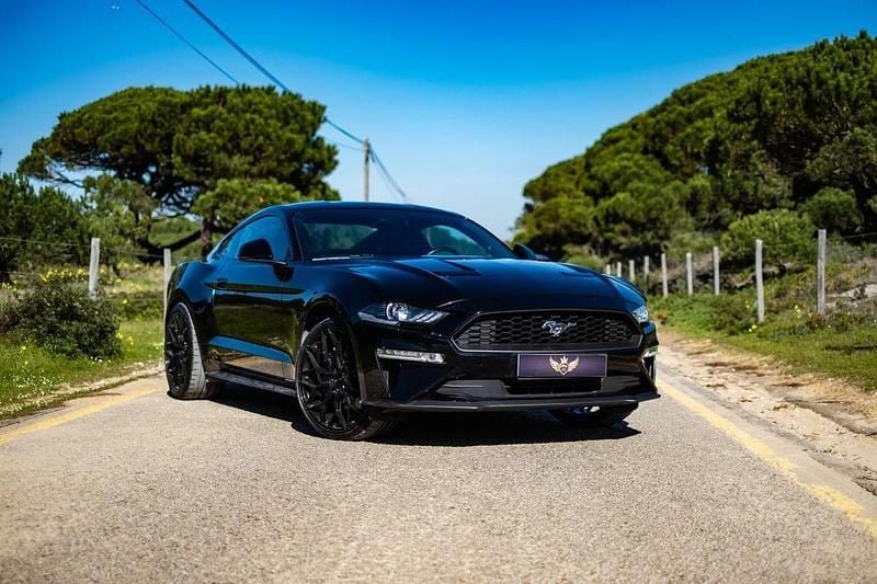 Usado Ford Mustang 314 HP (230 kW) 2019 Preto Coupé