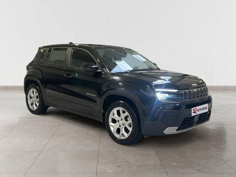 Usado Jeep Avenger Altitude 101 HP (74 kW) 2024 Preto SUV