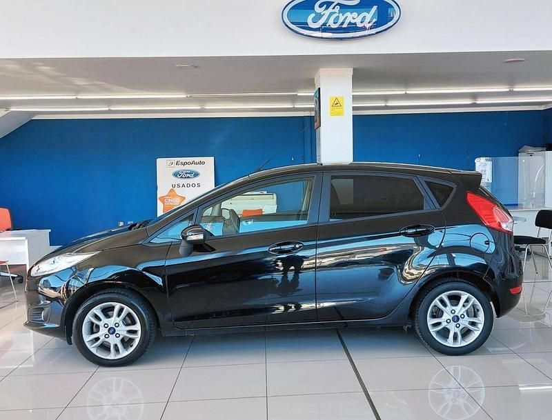 Usado Ford Fiesta Trend 80 HP (58 kW) 2017 Preto Citadino