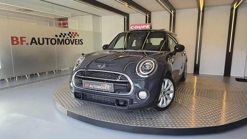 Cinzento Usado 2019 Mini Cooper S Citadino | € 25.500 (Caro) - Imagem 1/4