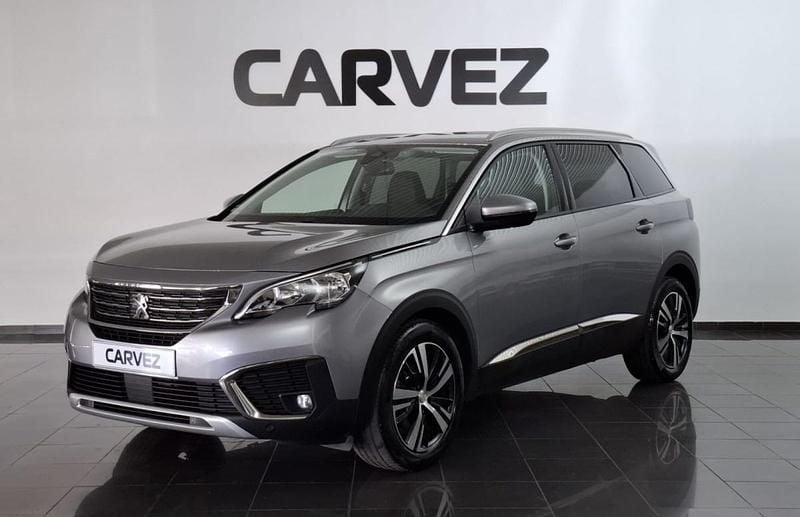 Cinzento Usado 2020 Peugeot 5008 Monovolume | € 19.400 (Bom preço) - Imagem 1/4