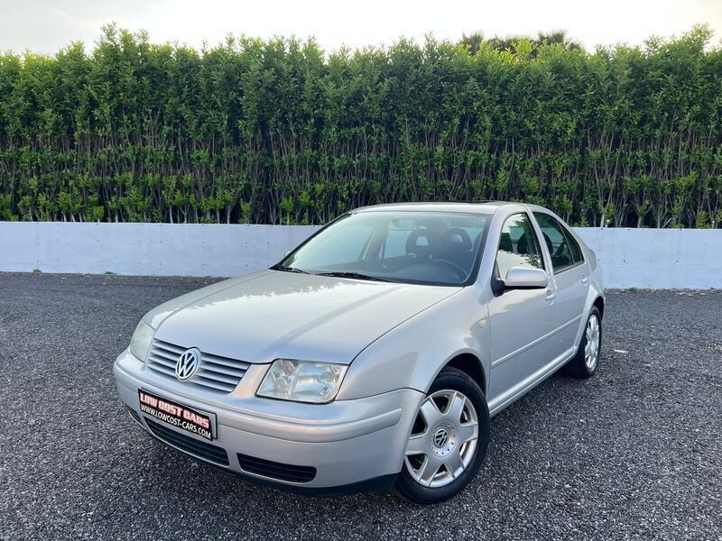 Cinza Usado 1999 VW Bora Highline Sedan | € 3.990 (Caro) - Imagem 1/4