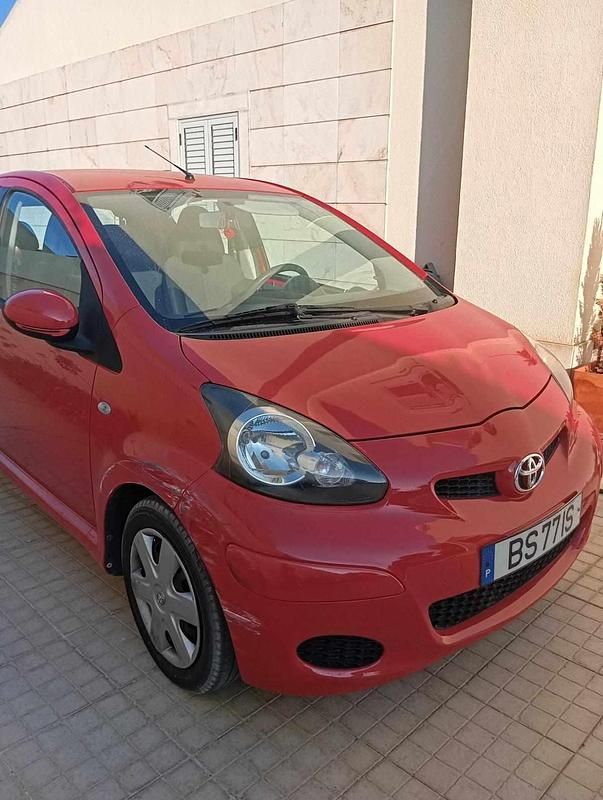 Vermelho Usado 2010 Toyota Aygo Citadino | € 6.000 (Preço justo) - Imagem 1/4