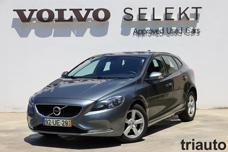 Preto sólido Usado 2017 Volvo V40 Kinetic Carrinha | € 15.200 (Preço elevado) - Imagem 1/4