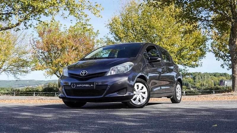 Cinza Usado 2012 Toyota Yaris Citadino | € 7.850 (Preço justo) - Imagem 1/4