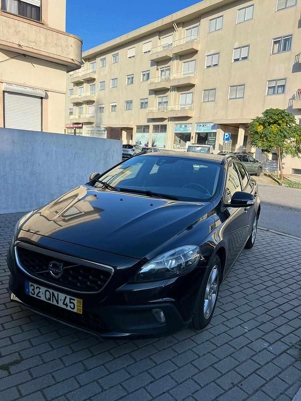 Usado Volvo V40 120 HP (88 kW) 2015 Preto Citadino