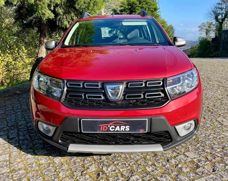 Vermelho Usado 2017 Dacia Sandero Stepway Citadino | € 14.900 (Caro) - Imagem 1/4