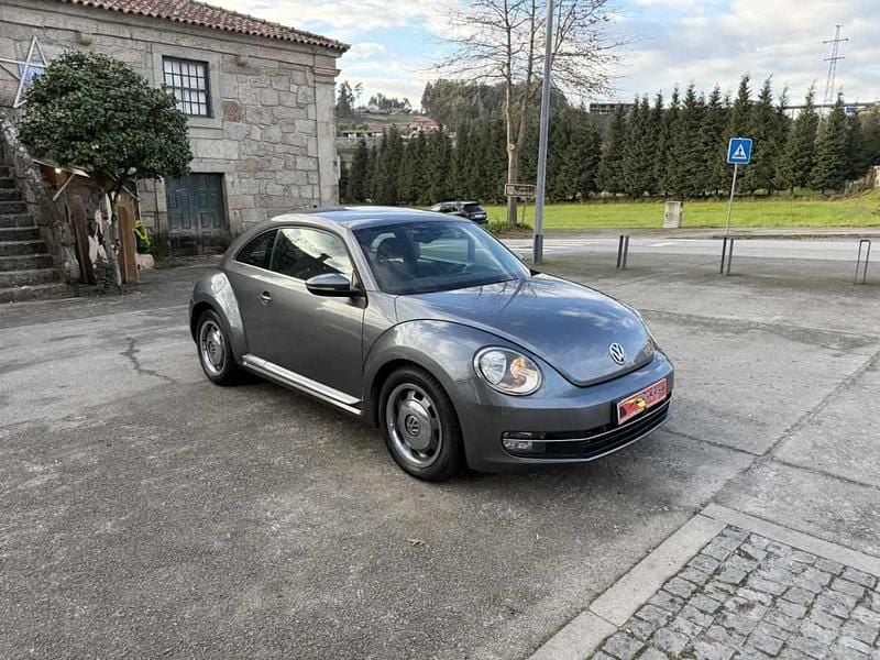 Usado VW Beetle 75 HP (55 kW) 2015 Cinzento Citadino