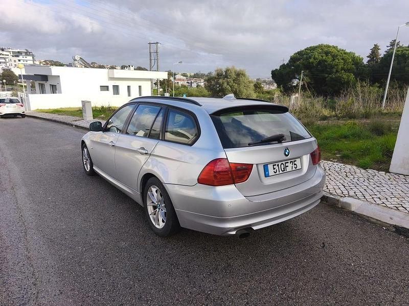Usado BMW 318 143 HP (105 kW) 2010 Sedan