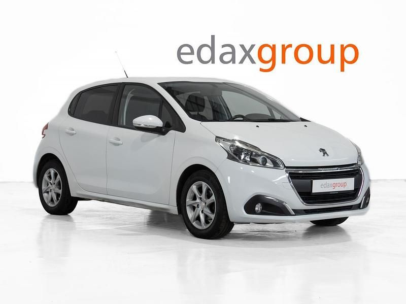 Branco Usado 2016 Peugeot 208 Citadino | € 8.990 (Bom preço) - Imagem 1/4