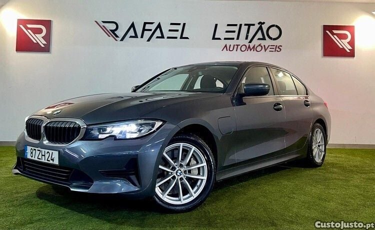 Cinza Usado 2019 BMW 330e Sedan | € 26.750 (Bom preço) - Imagem 1/1