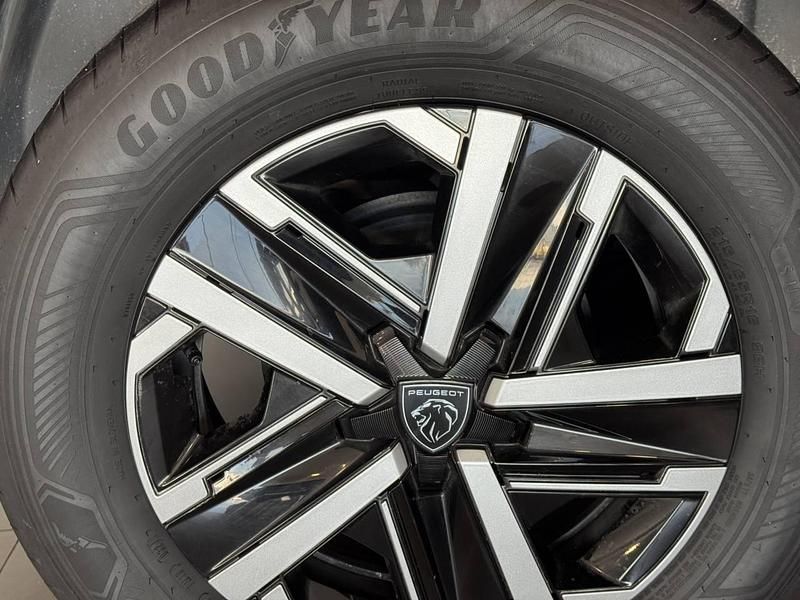 Usado Peugeot 2008 Active 100 HP (73 kW) 2024 Cinzento SUV