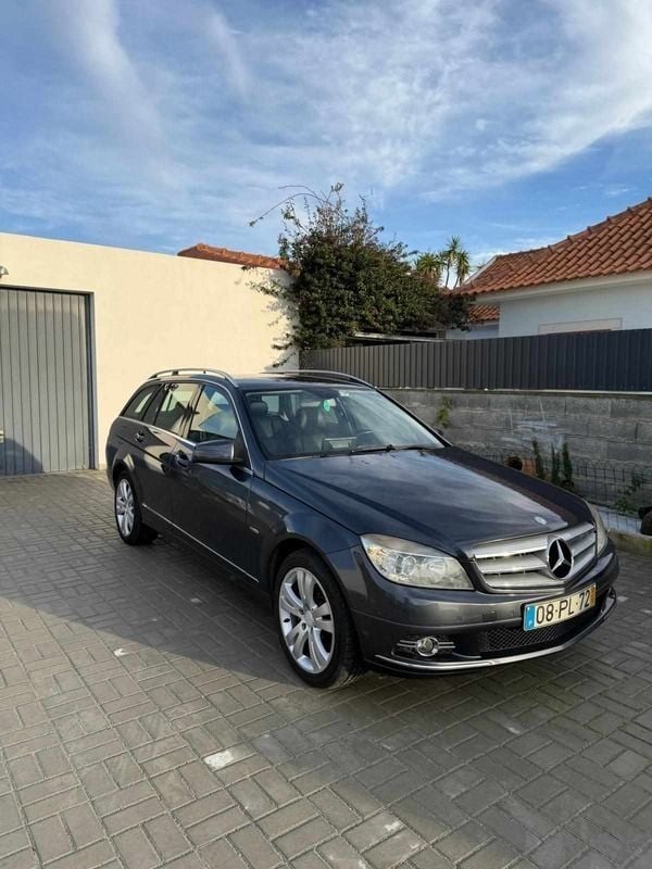Cinzento Usado 2010 Mercedes C220 Avantgarde Sedan | € 9.450 (Bom preço) - Imagem 1/4