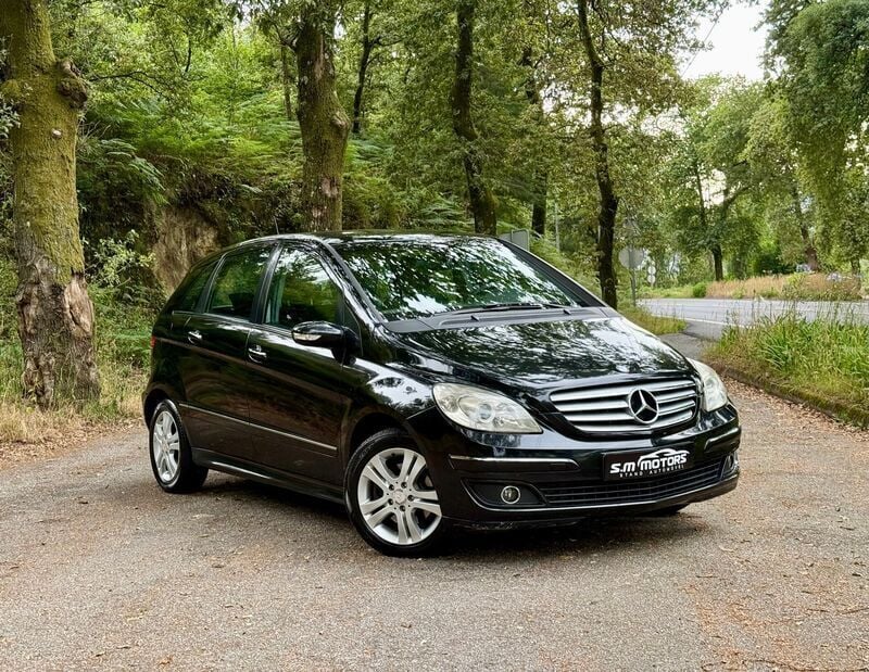 Preto Usado 2007 Mercedes B180 Monovolume | € 7.500 (Preço justo) - Imagem 1/4
